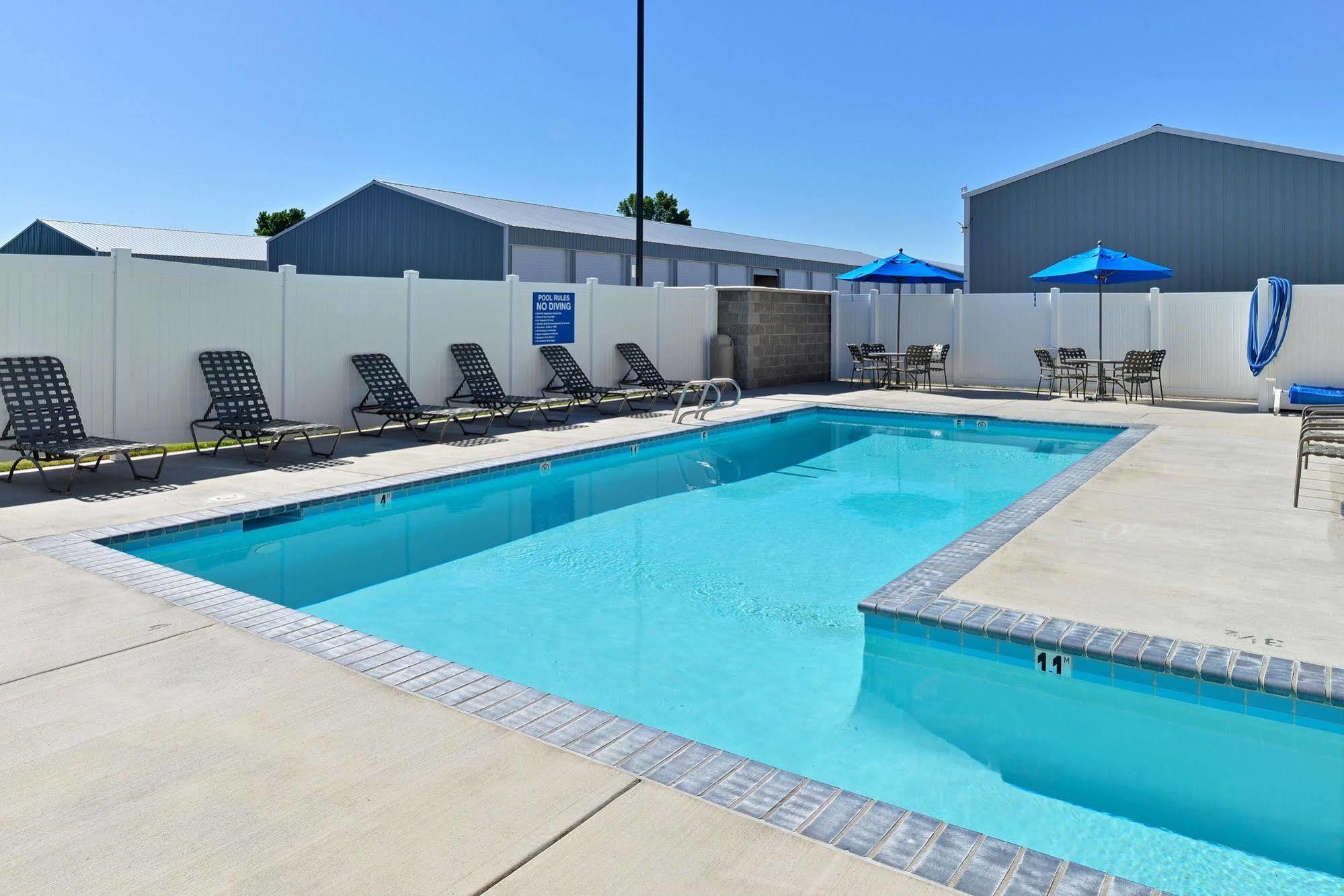 Microtel Inn & Suites By Wyndham Klamath Falls Exterior foto